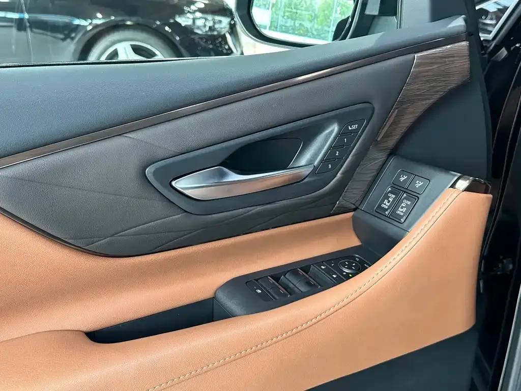 Toyota Alphard 2025 из CN, фото 7