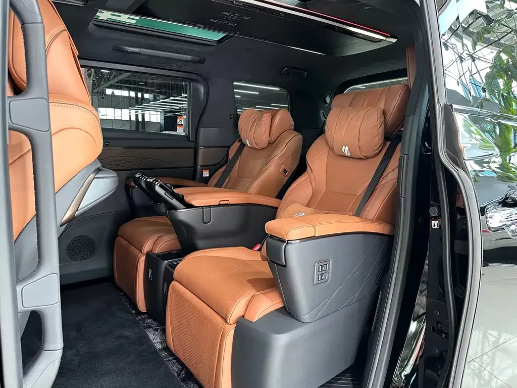 Toyota Alphard 2025 из CN, фото 9