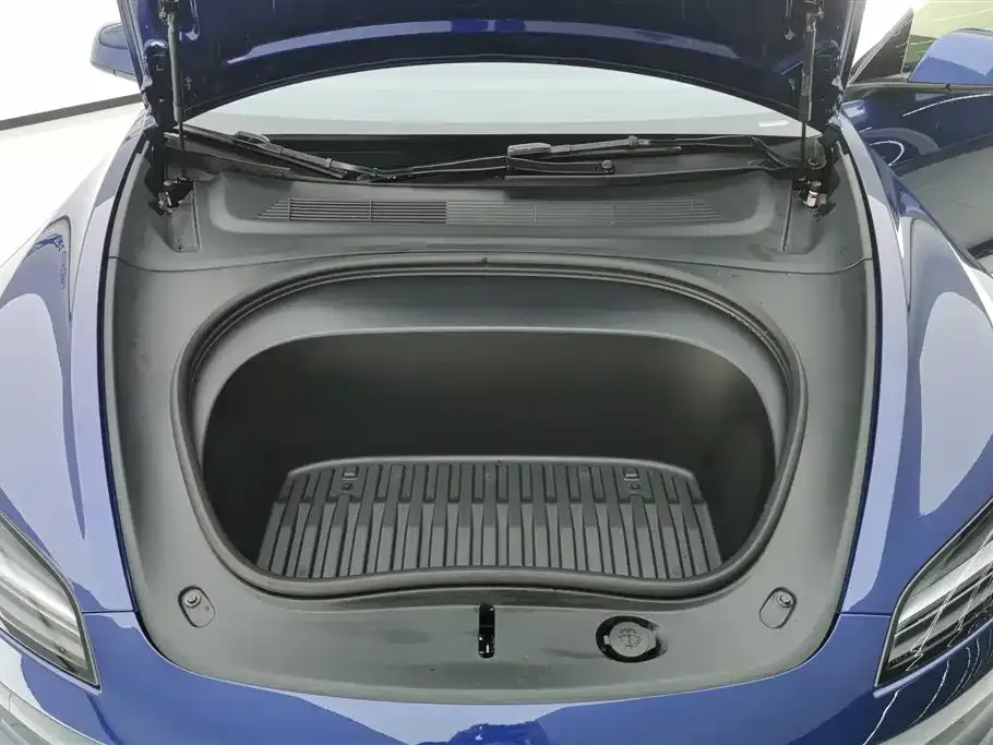 Tesla Model 3 — фото 10
