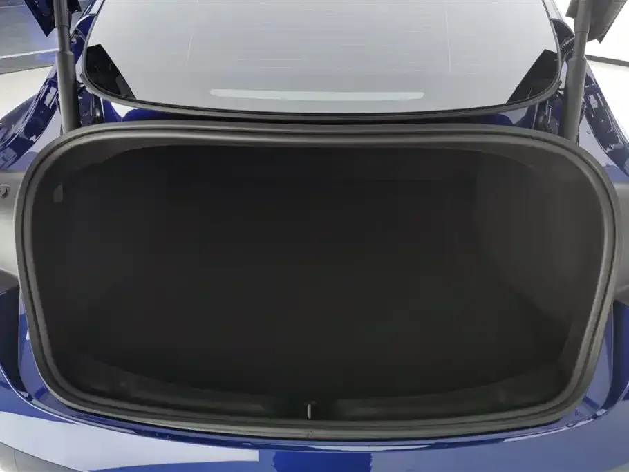 Tesla Model 3 — фото 4