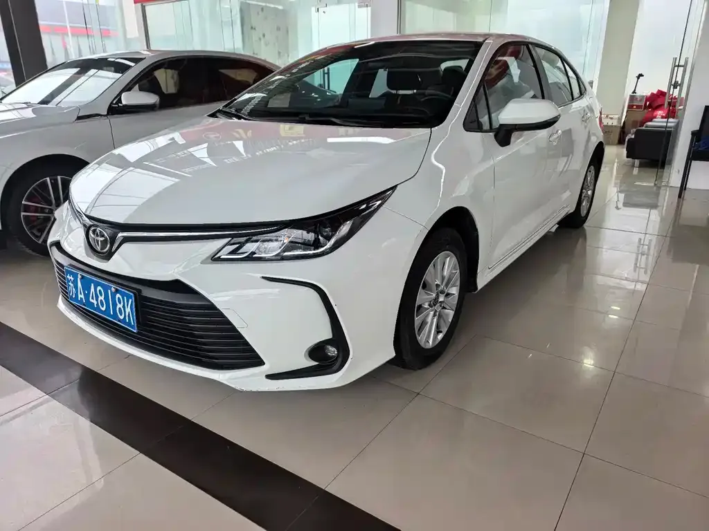 Toyota Corolla 2024 из CN, фото 1