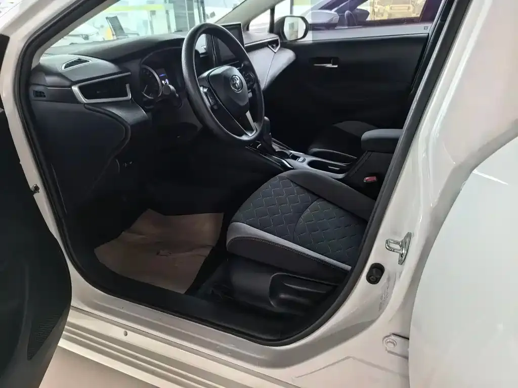 Toyota Corolla 2024 из CN, фото 7