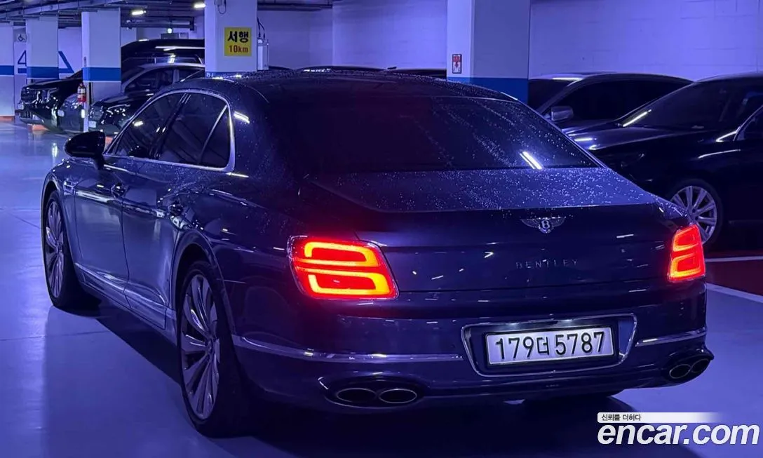 Bentley Flying Spur 2022 из KR, фото 6