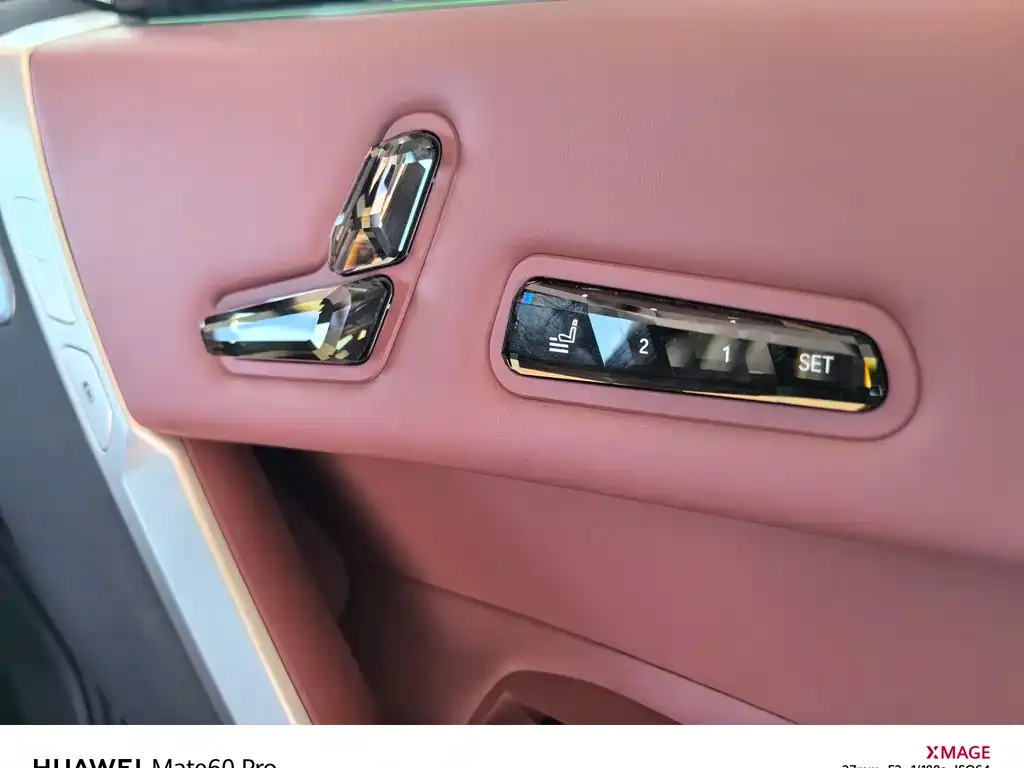 BMW iX M60 2024 из CN, фото 7