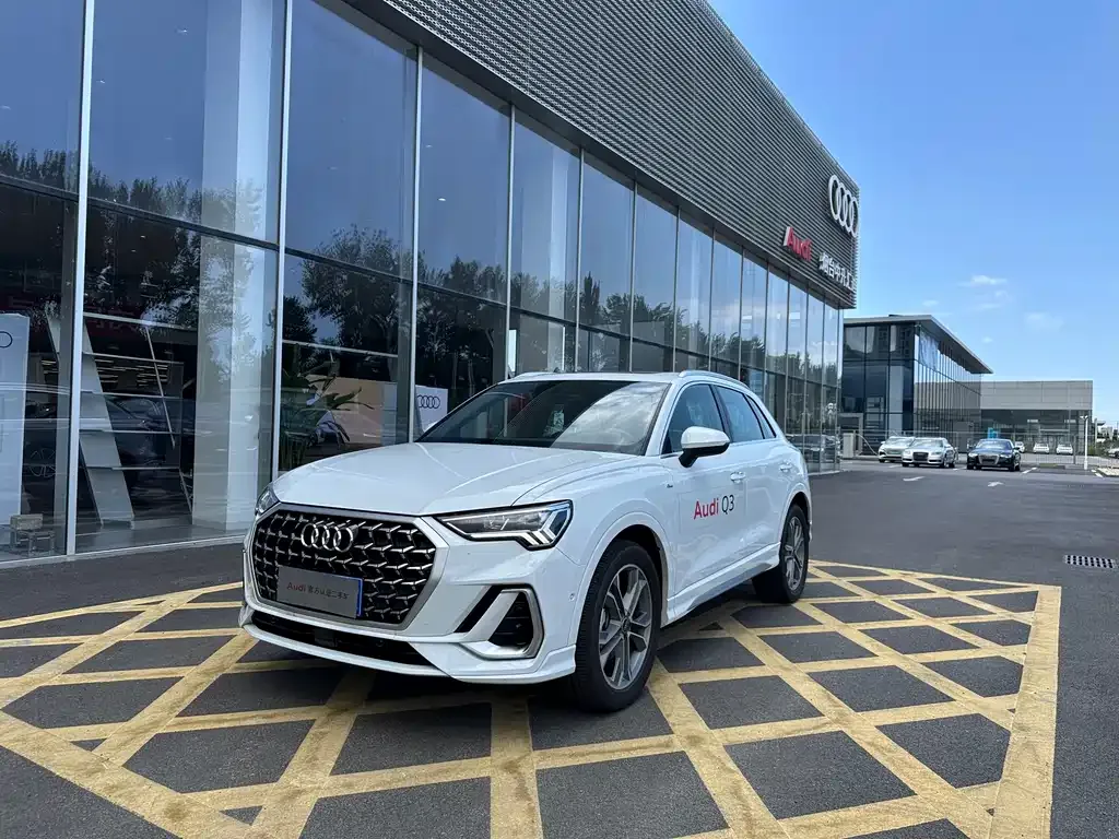 Audi Q3 2024 из CN, фото 1