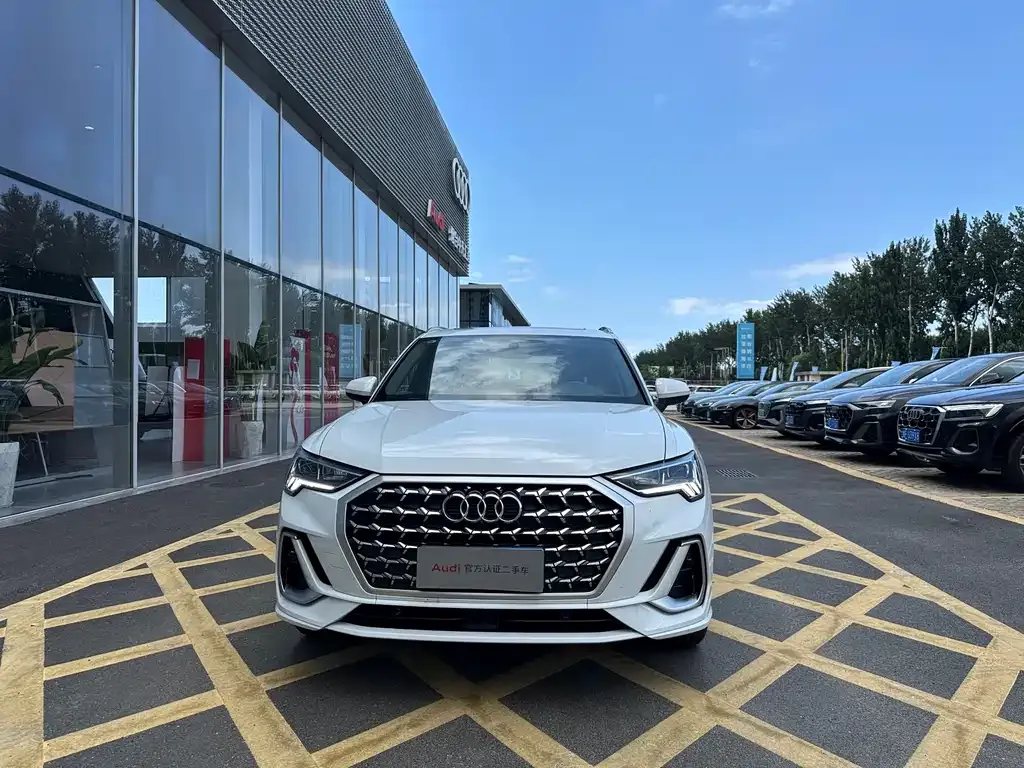 Audi Q3 2024 из CN, фото 2