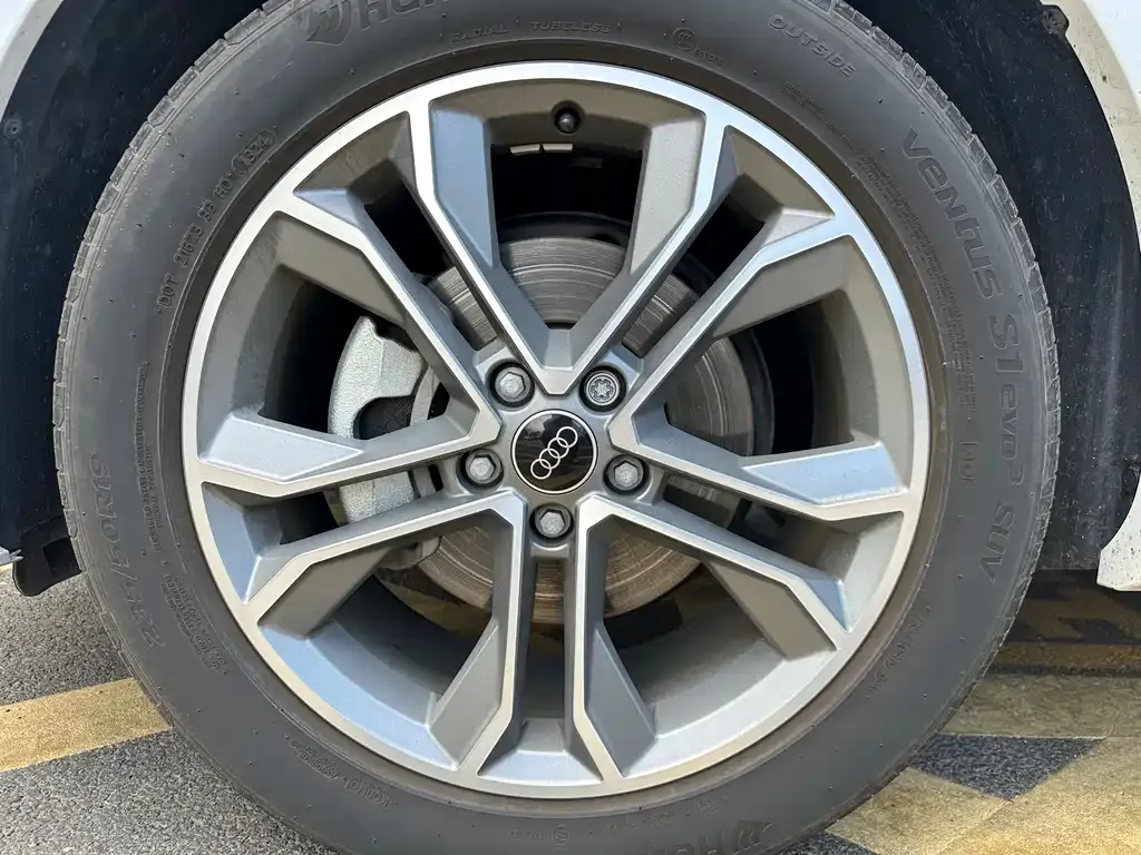 Audi Q3 2024 из CN, фото 3