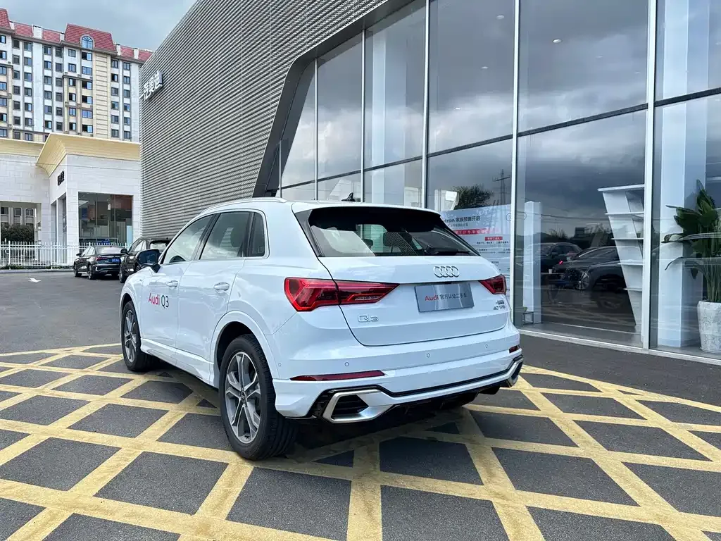 Audi Q3 2024 из CN, фото 5