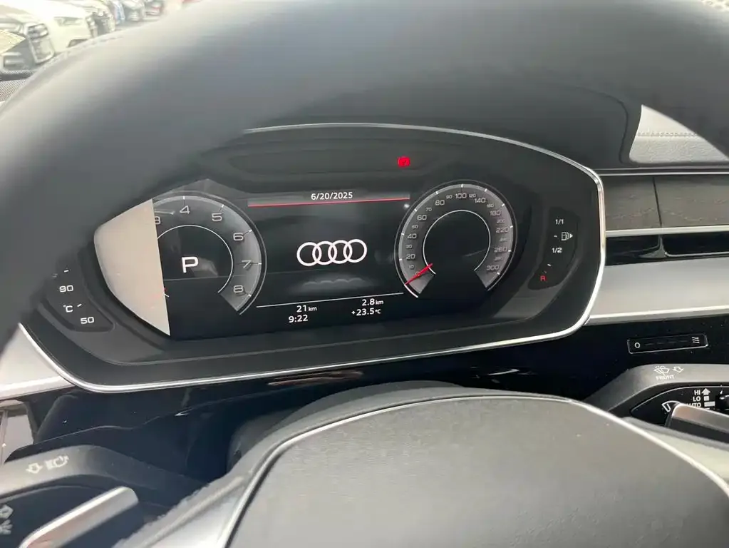 Audi A8 2025 из CN, фото 3