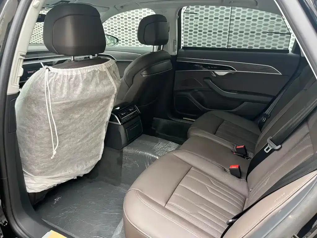 Audi A8 2025 из CN, фото 6