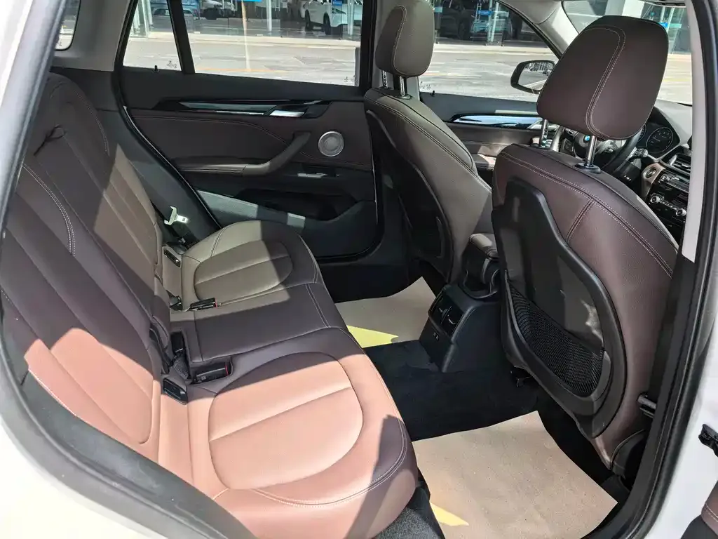 BMW X1 2021 из CN, фото 7
