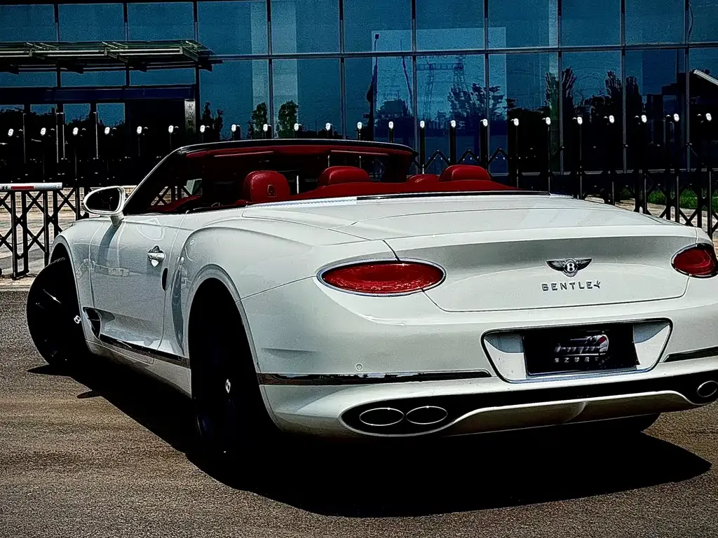 Bentley Continental 2021 из CN, фото 7