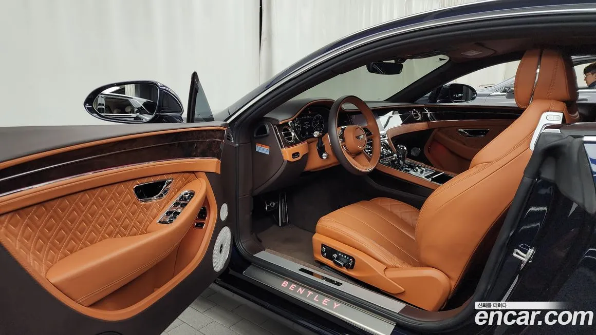 Bentley Continental 2022 из KR, фото 10