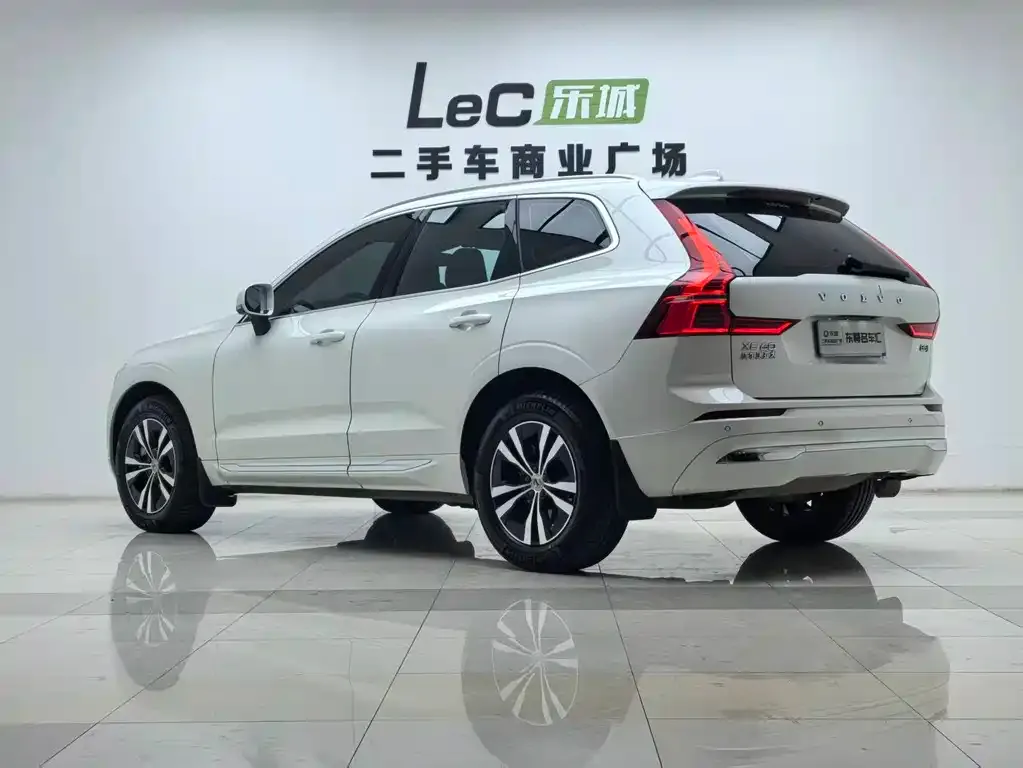 Volvo XC60 — фото 7