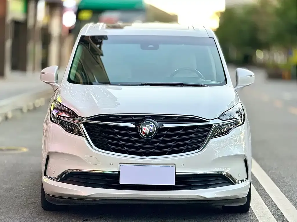 Buick GL8 2022 из CN, фото 2