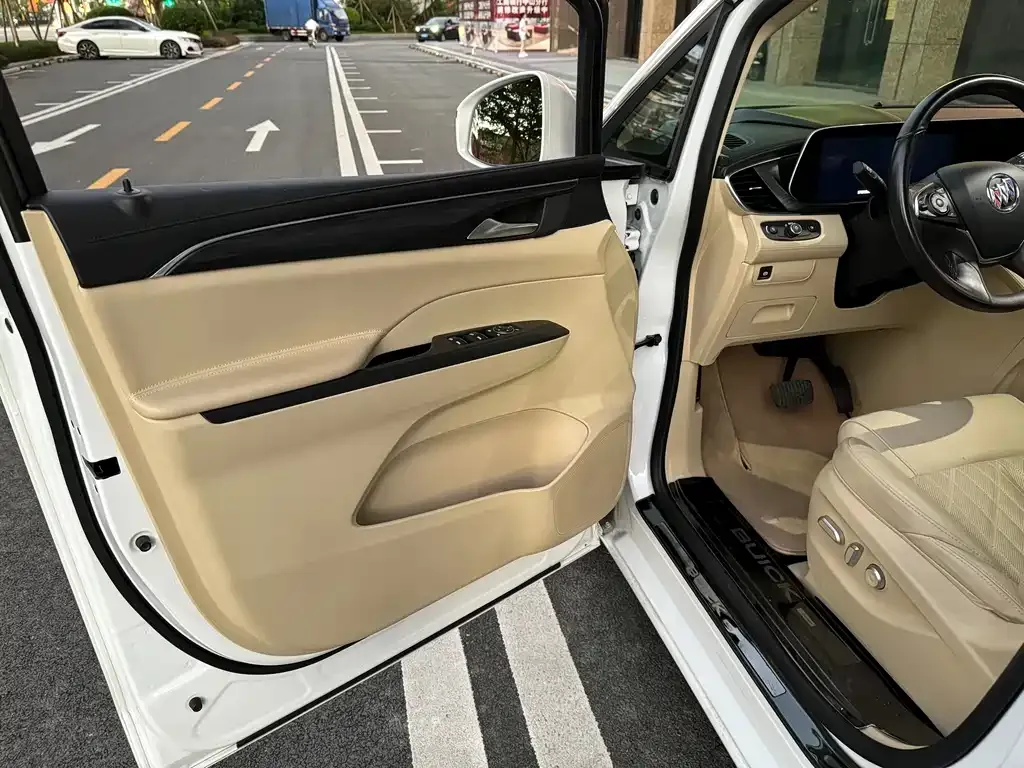 Buick GL8 2022 из CN, фото 7