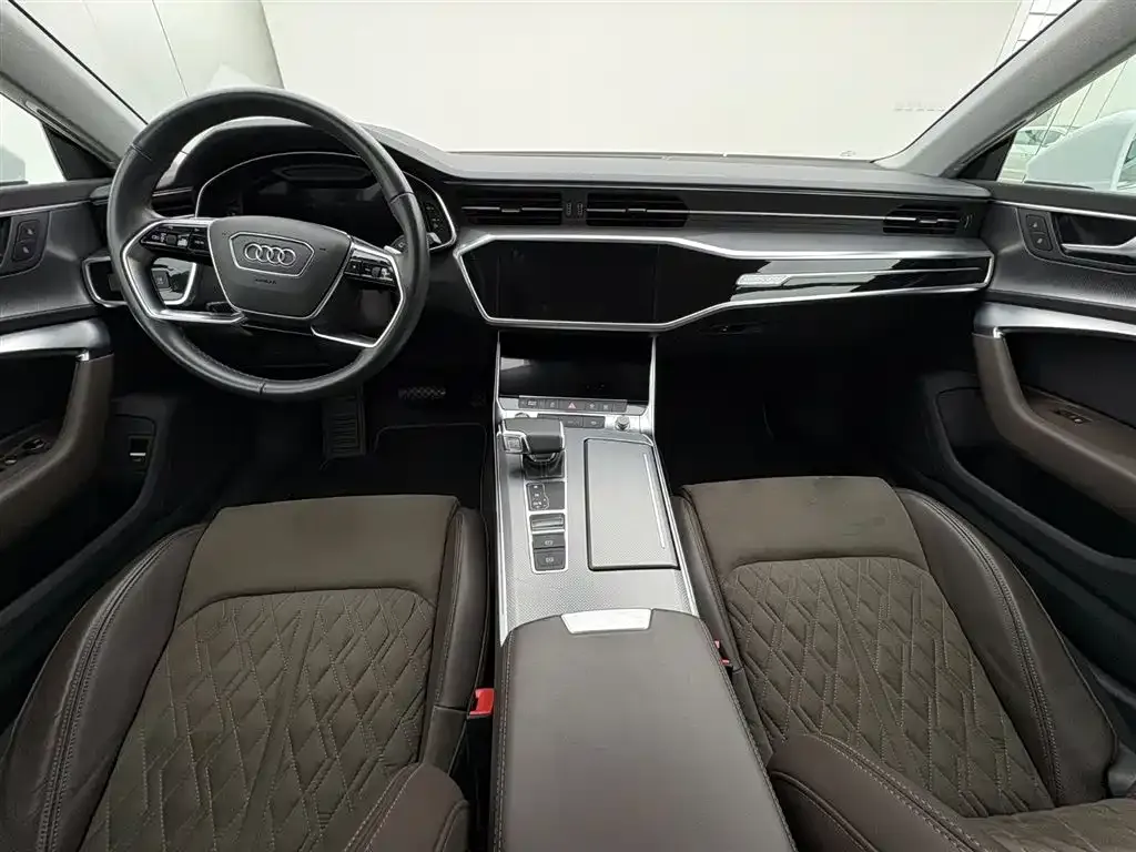 Audi A7L — фото 9