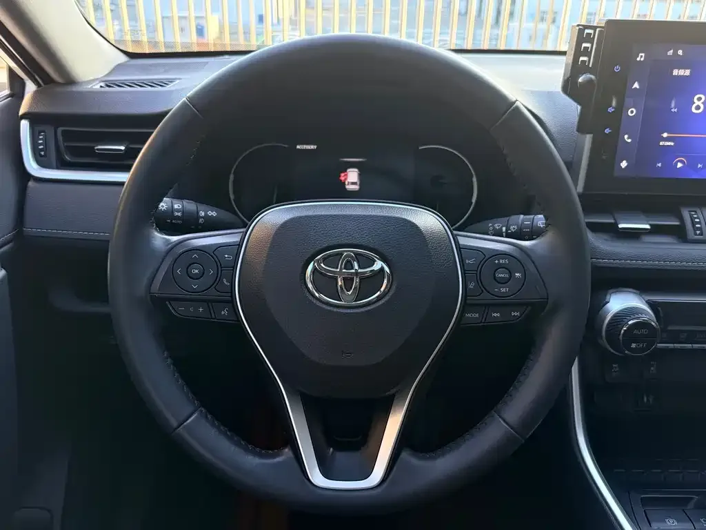 Toyota RAV4 2023 из CN, фото 8
