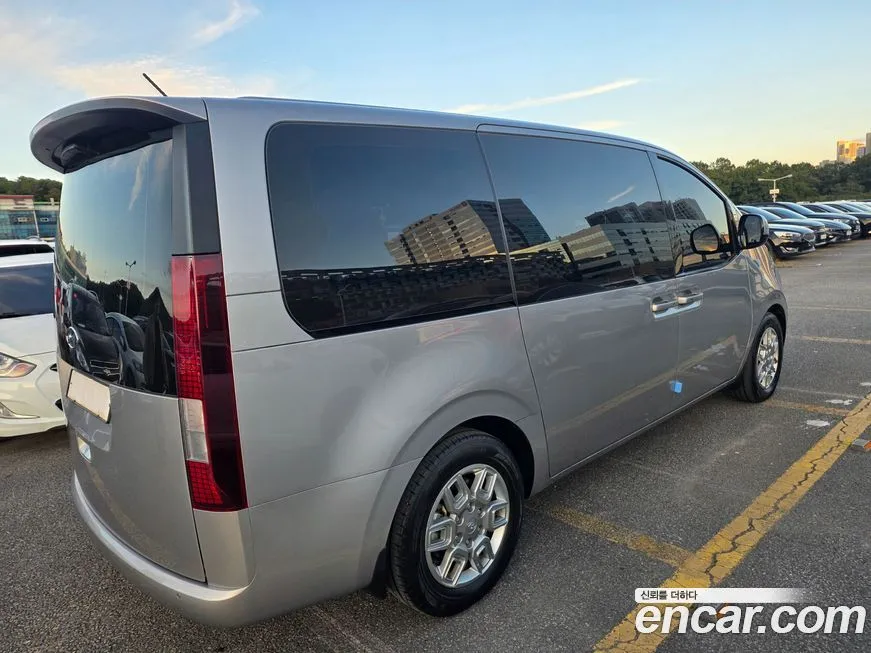 Hyundai Staria 2023 из KR, фото 3