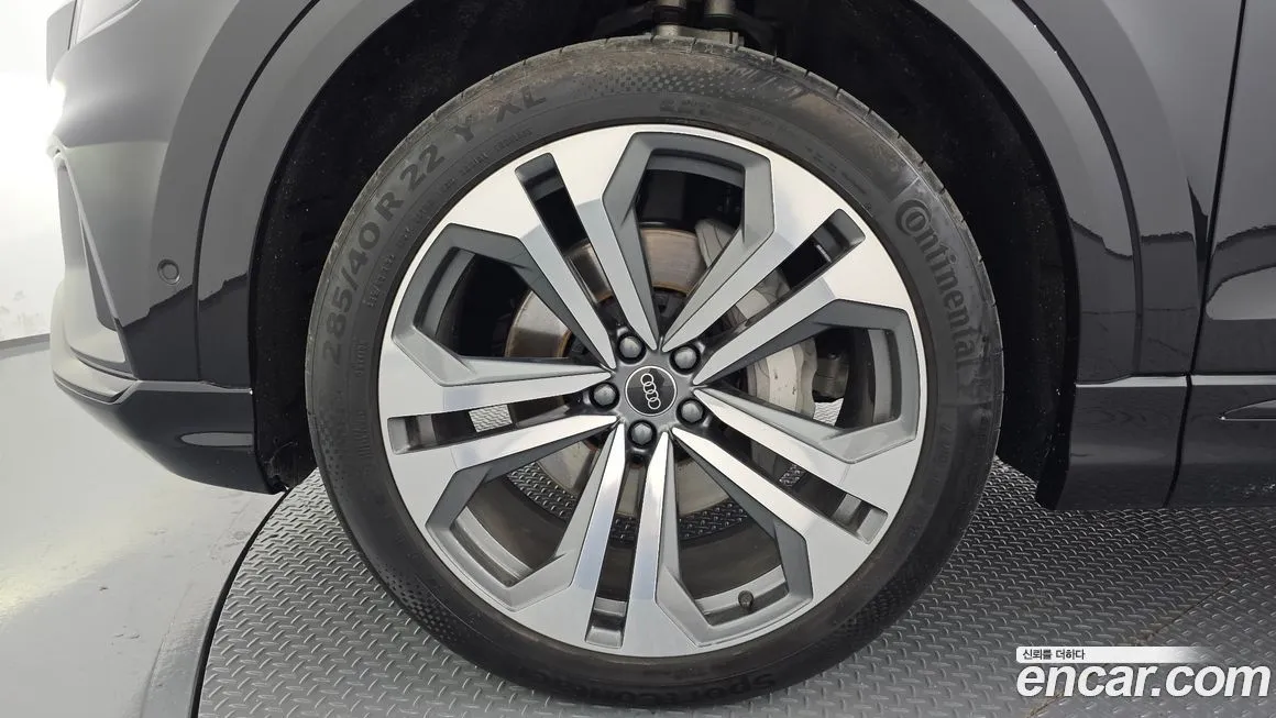 Audi Q8 2023 из KR, фото 5