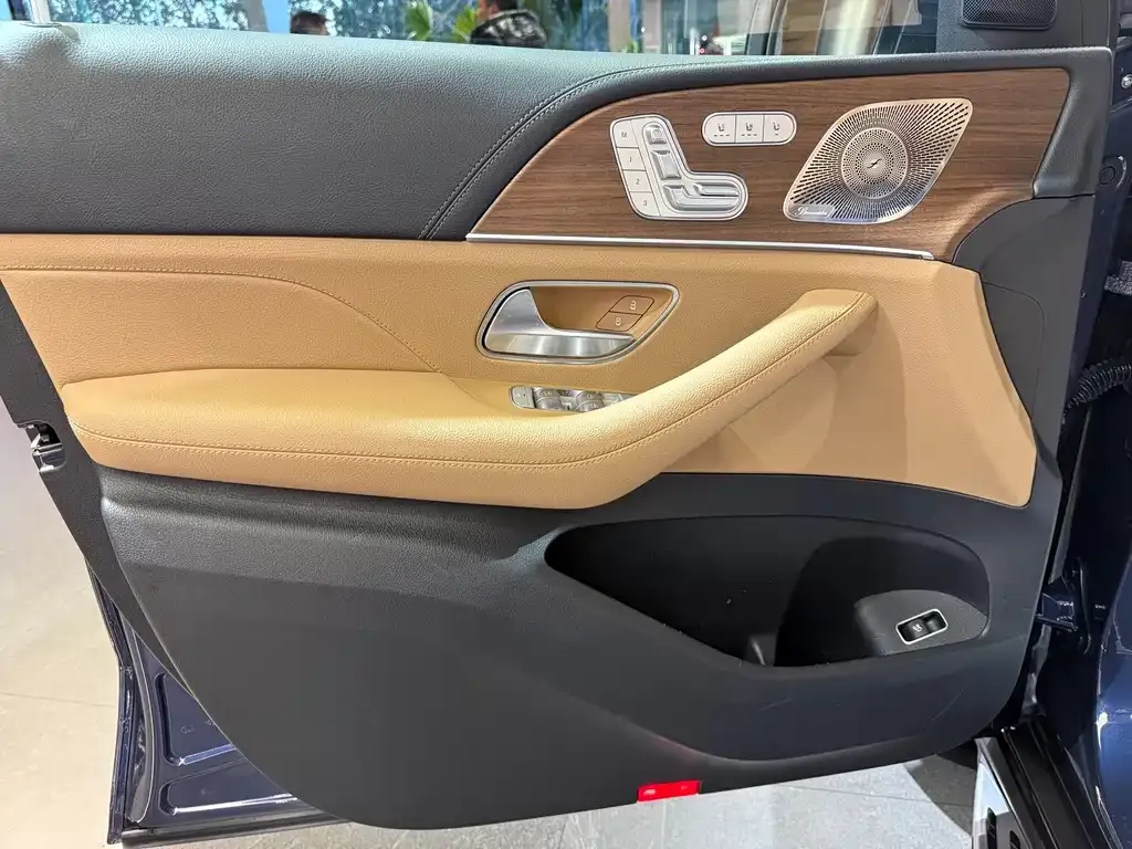 Mercedes-Benz GLS 2023 из CN, фото 9