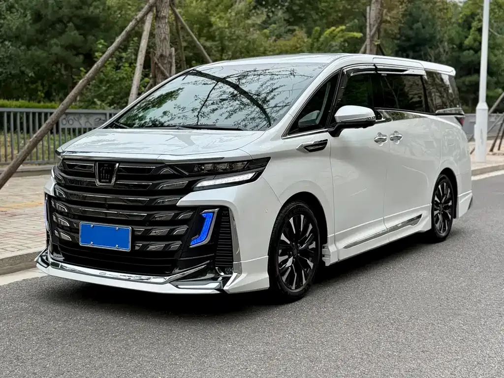Toyota Vellfire 2024 из CN, фото 2