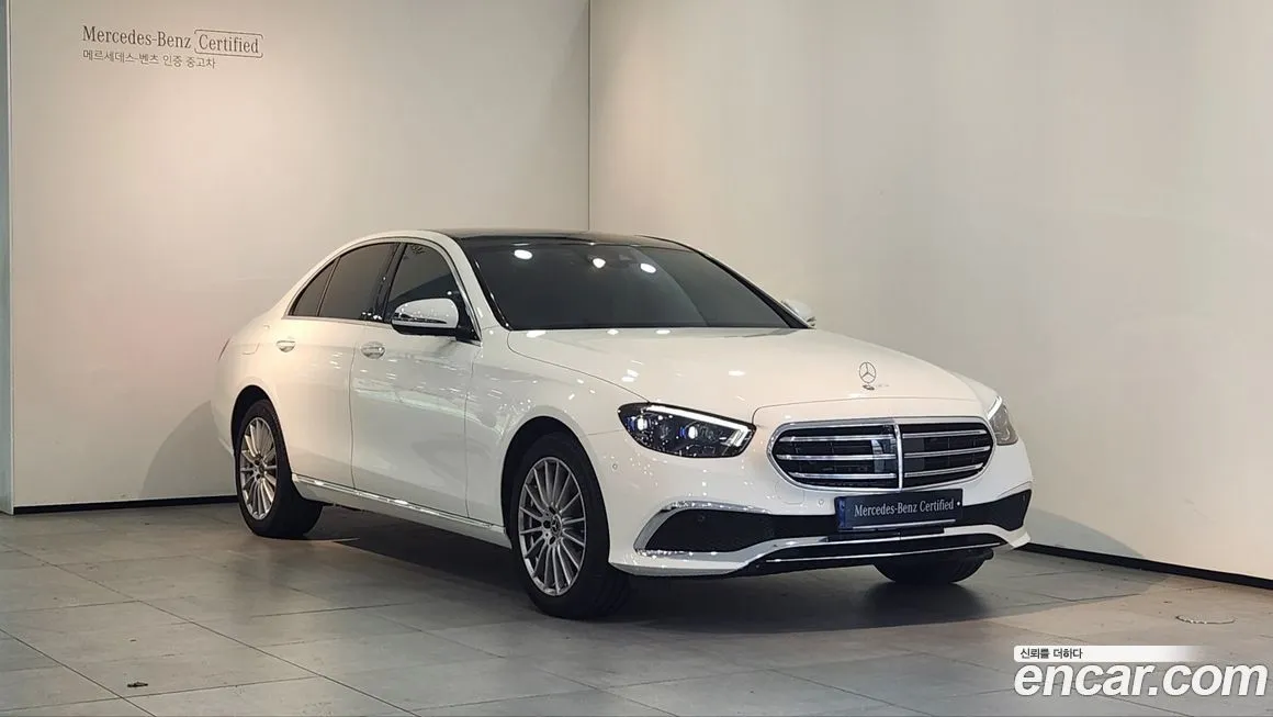 Mercedes-Benz E-Class — фото 1