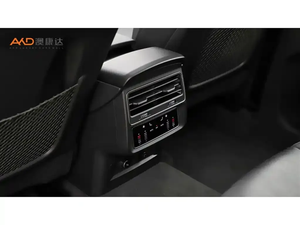 Audi Q7 2023 из CN, фото 10