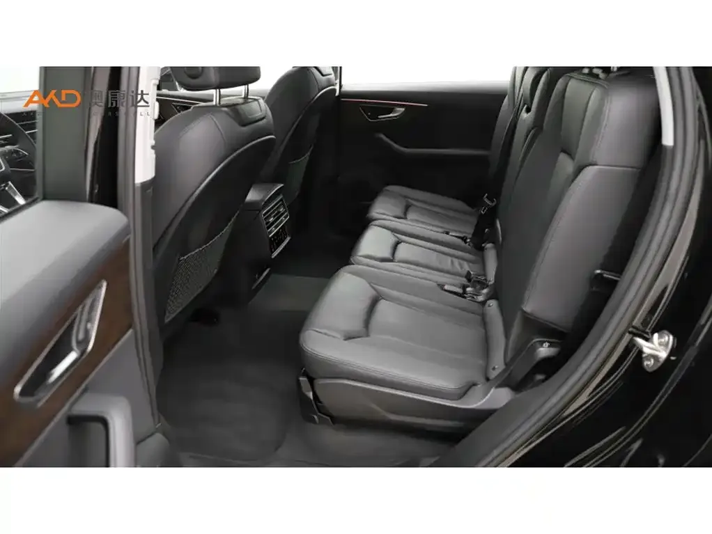 Audi Q7 2023 из CN, фото 7