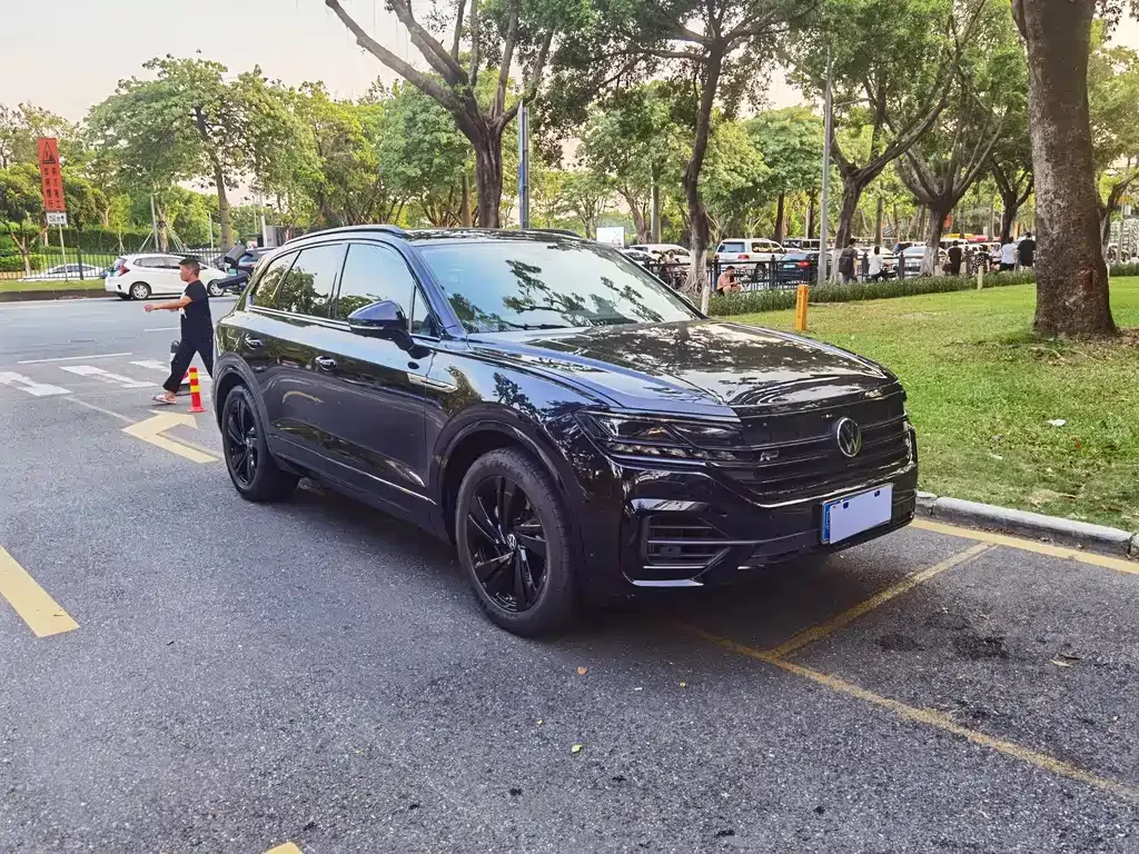 Volkswagen Touareg 2021 из CN, фото 2