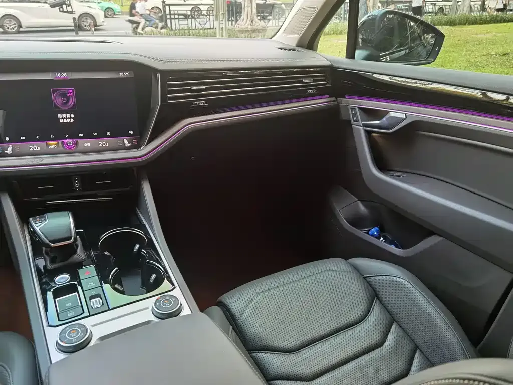 Volkswagen Touareg 2021 из CN, фото 5