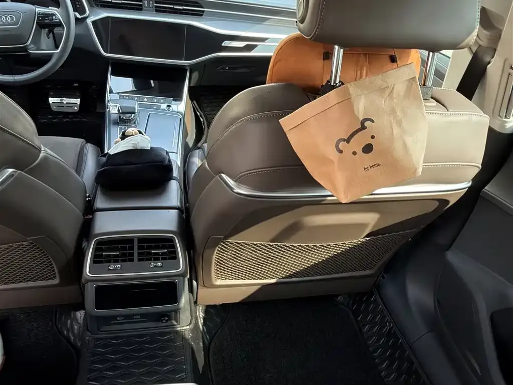 Audi A7L 2024 из CN, фото 5
