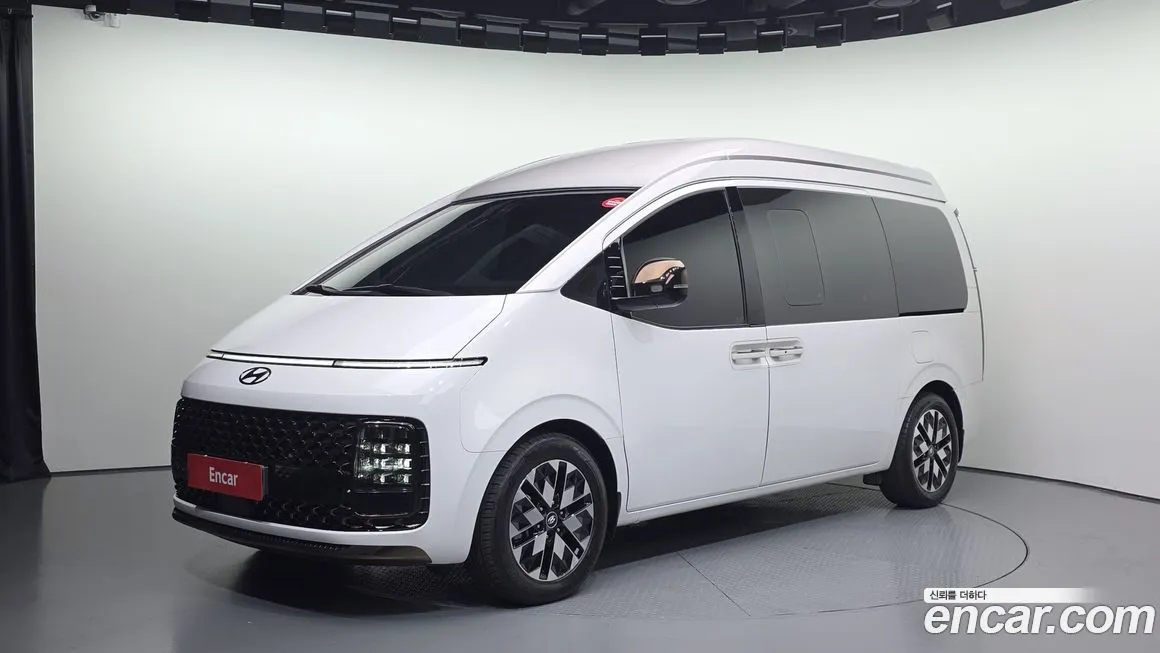 Hyundai Staria 2023 из KR, фото 1