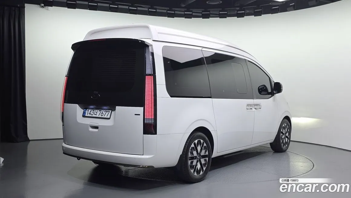 Hyundai Staria 2023 из KR, фото 2