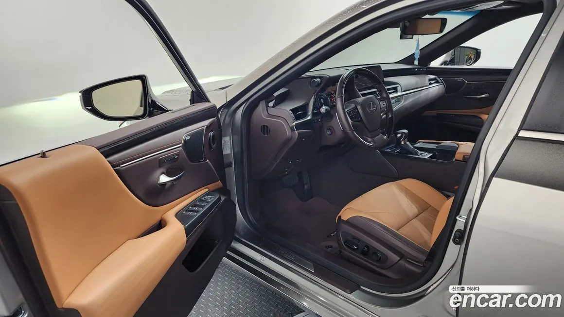 Lexus ES 2021 из KR, фото 10