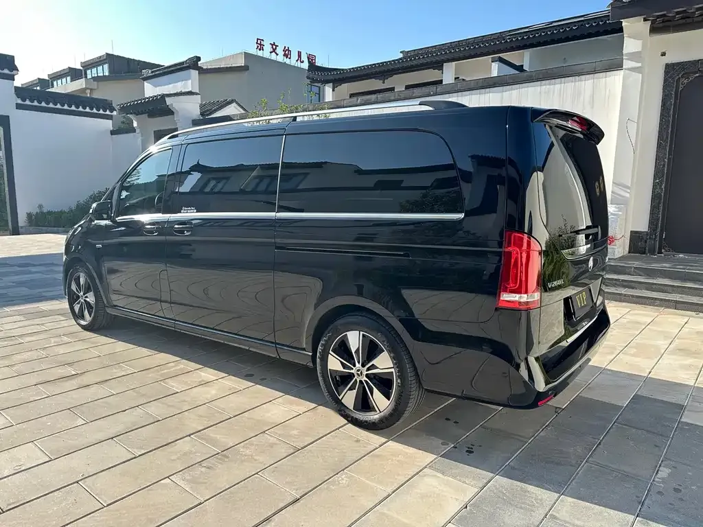 Mercedes-Benz V-Class 2024 из CN, фото 5