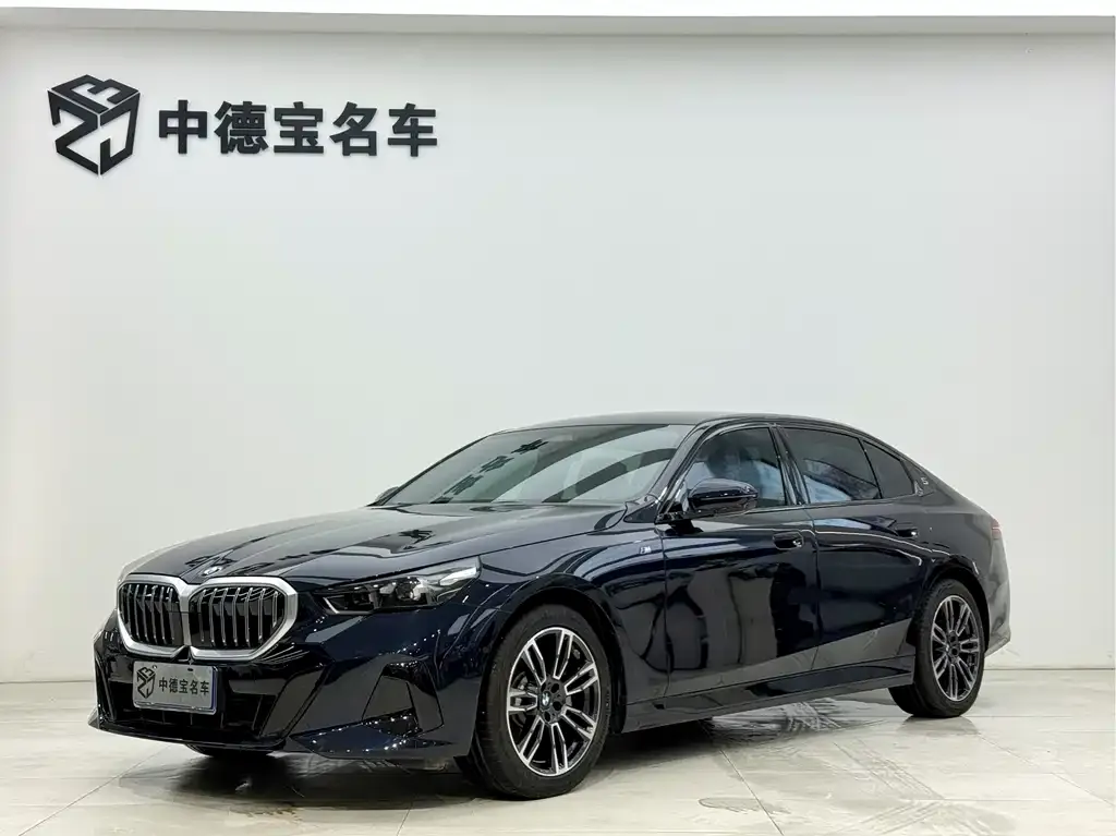 BMW 5 Series 2025 из CN, фото 1