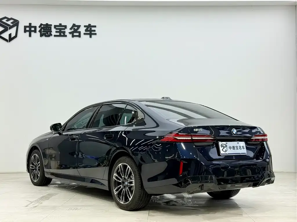 BMW 5 Series 2025 из CN, фото 4