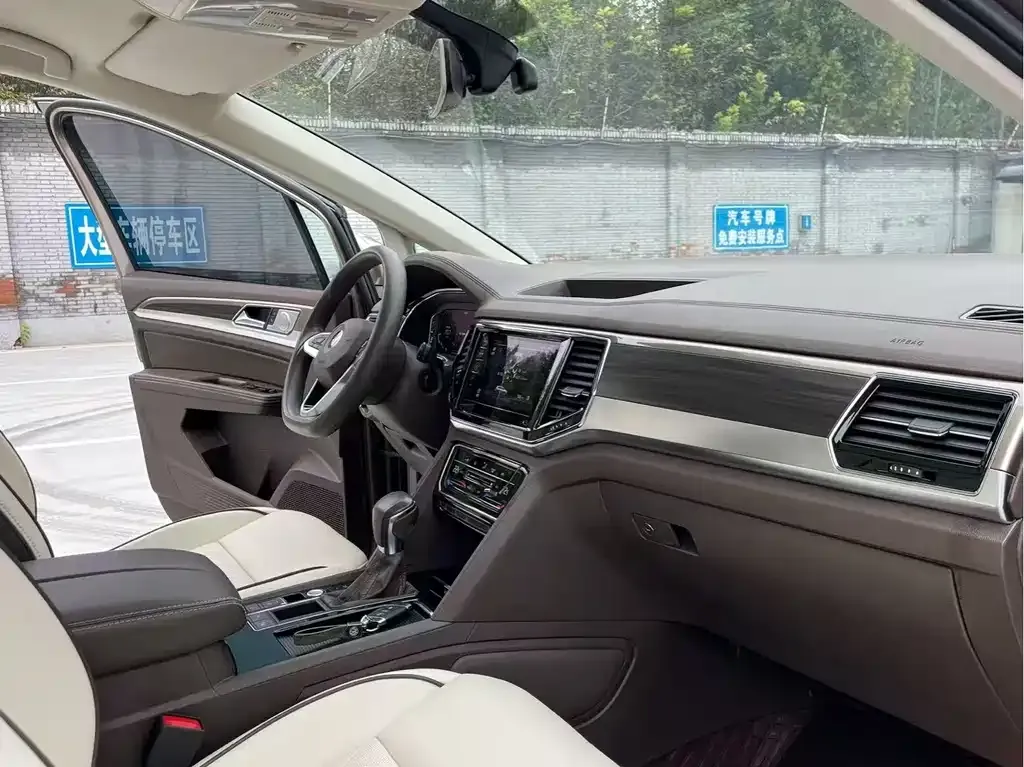Volkswagen Viloran 2022 из CN, фото 6
