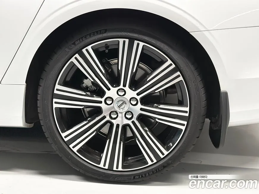 Volvo S90 2024 из KR, фото 5