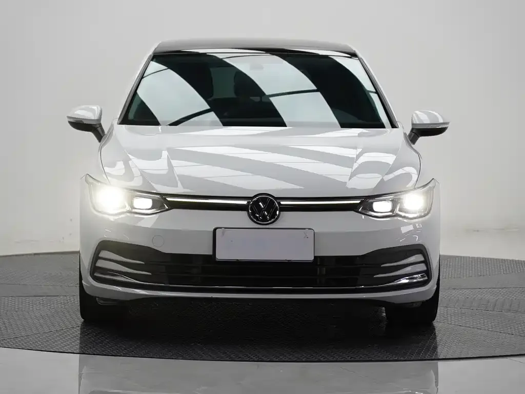Volkswagen Golf 2022 из CN, фото 2