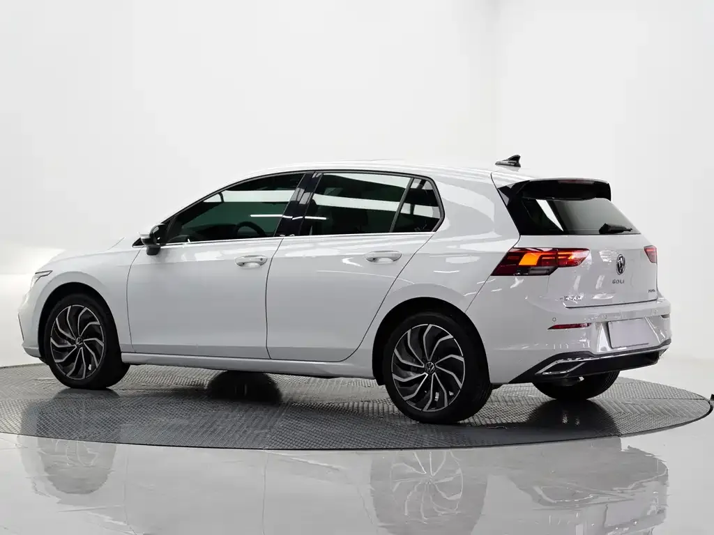 Volkswagen Golf 2022 из CN, фото 3
