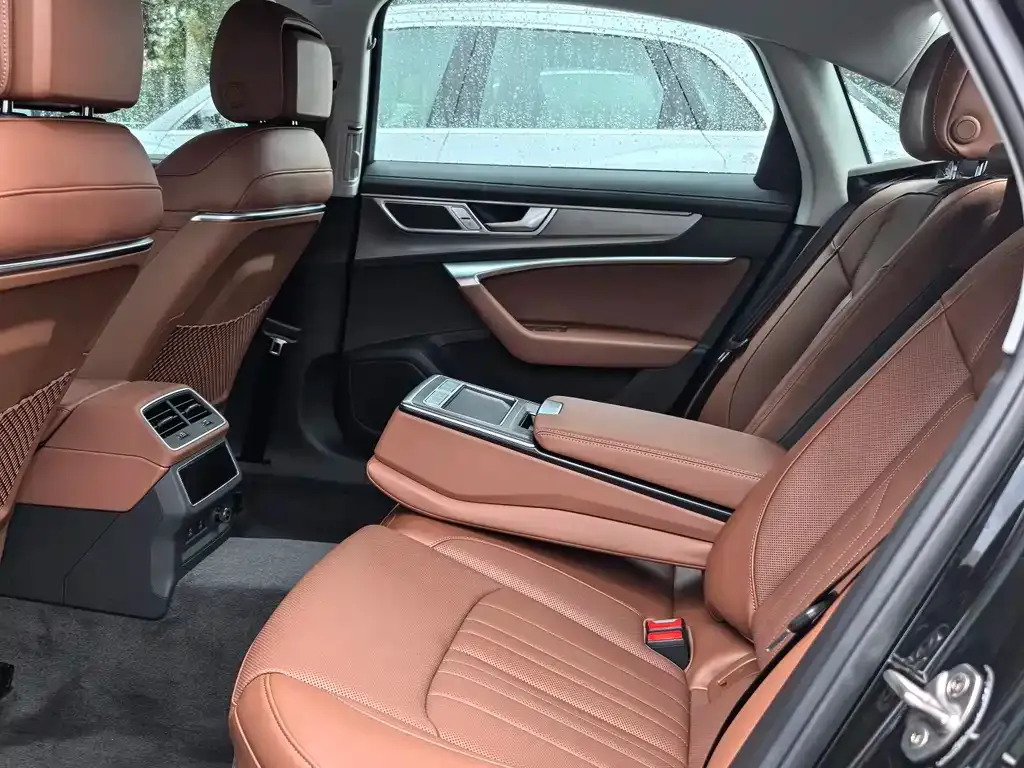 Audi A6L 2025 из CN, фото 7
