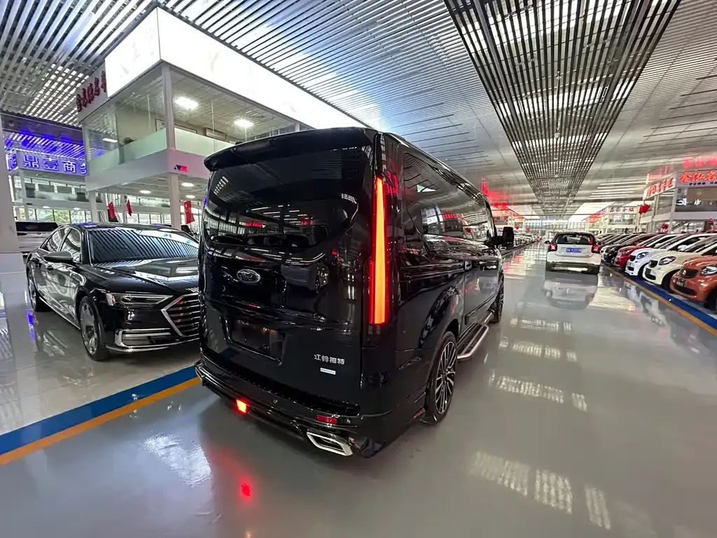 Ford Tourneo 2023 из CN, фото 6