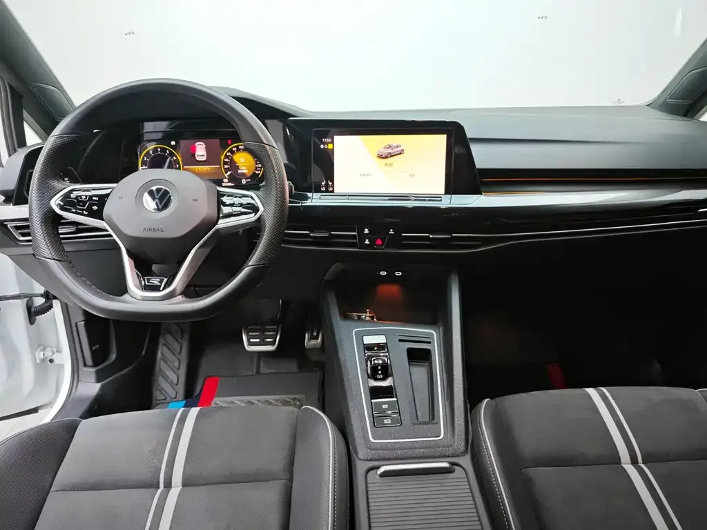 Volkswagen Golf 2022 из CN, фото 10