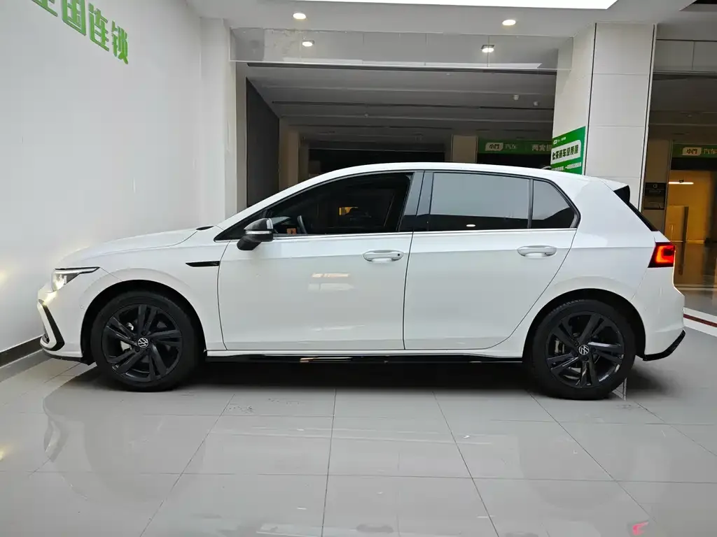 Volkswagen Golf 2022 из CN, фото 7