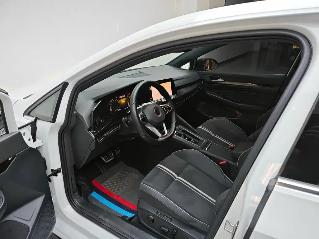 Volkswagen Golf 2022 из CN, фото 8