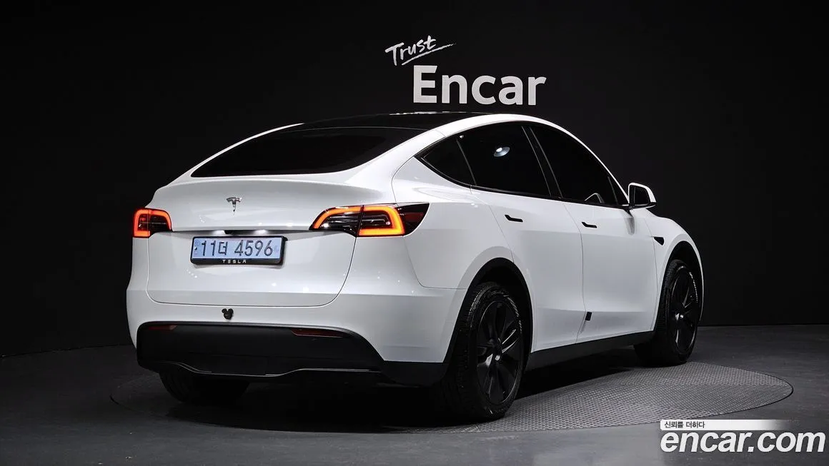 Tesla Model Y 2024 из KR, фото 2