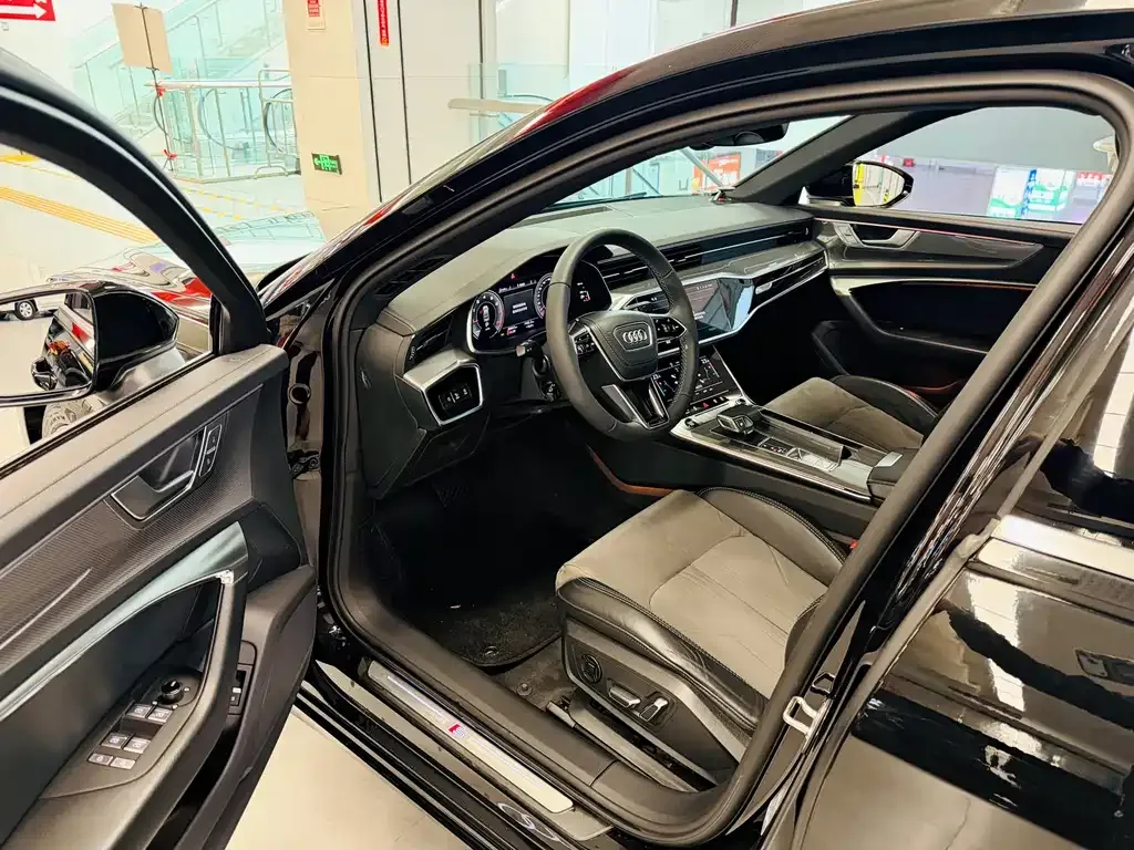 Audi A6L 2023 из CN, фото 4