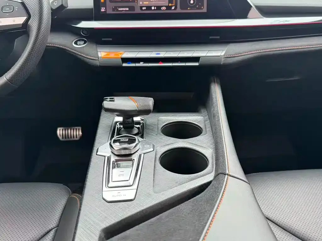 Changan UNI-V 2023 из CN, фото 5